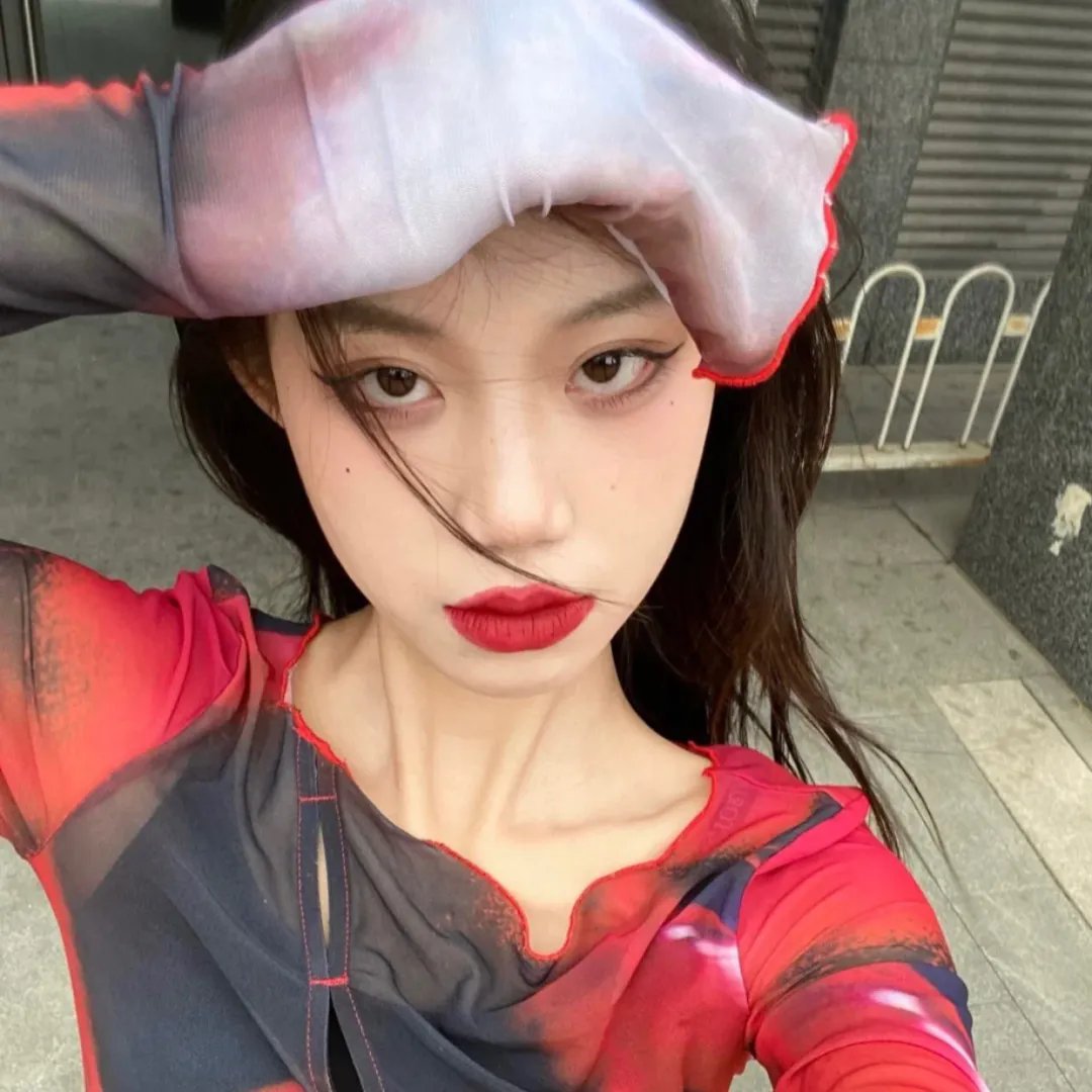 小姐嬉春